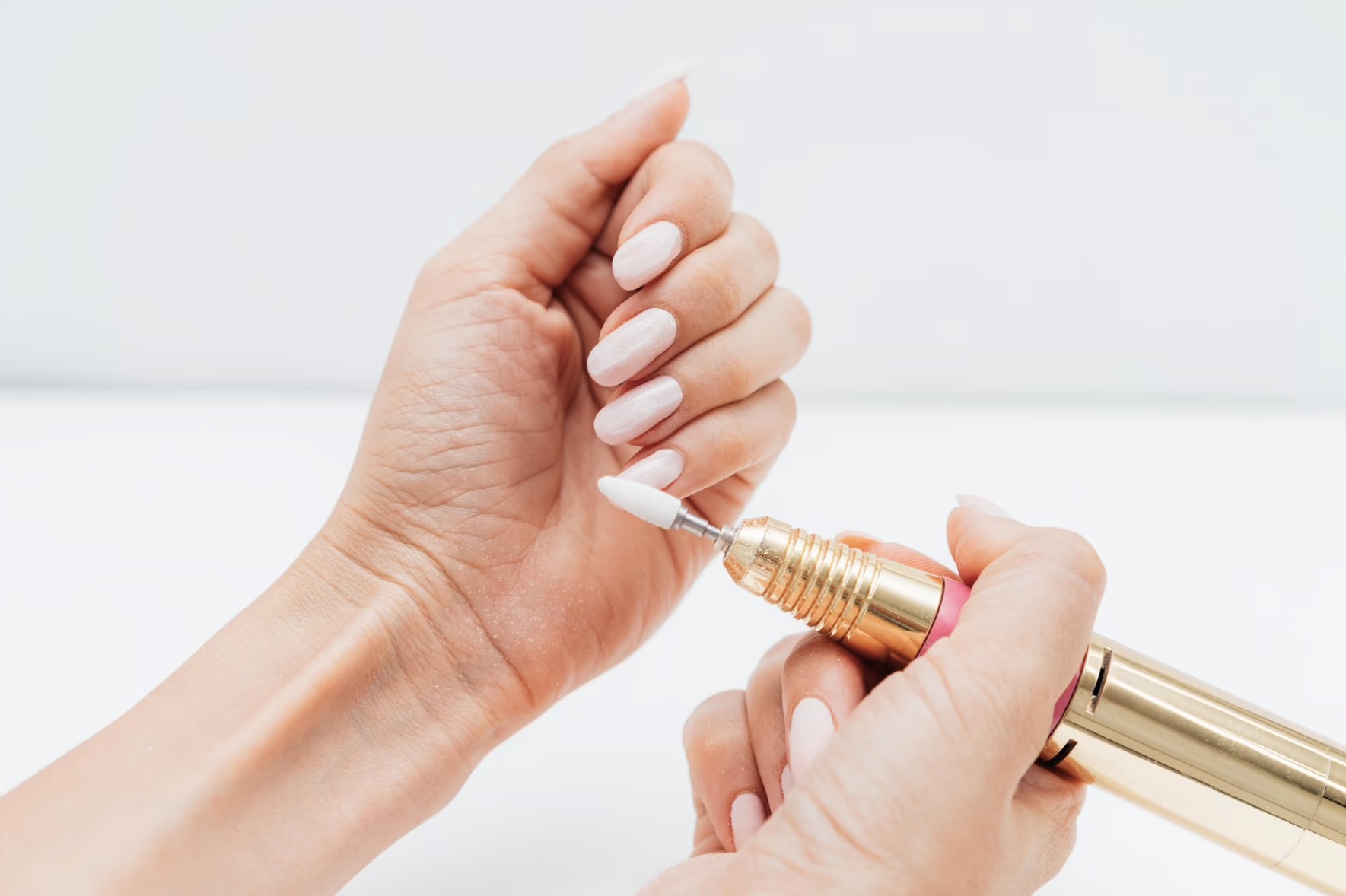 Come togliere il gel dalle unghie? Rimozione professionale