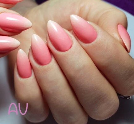 unghie babyboomer realizzato da corsista di accademia unghie